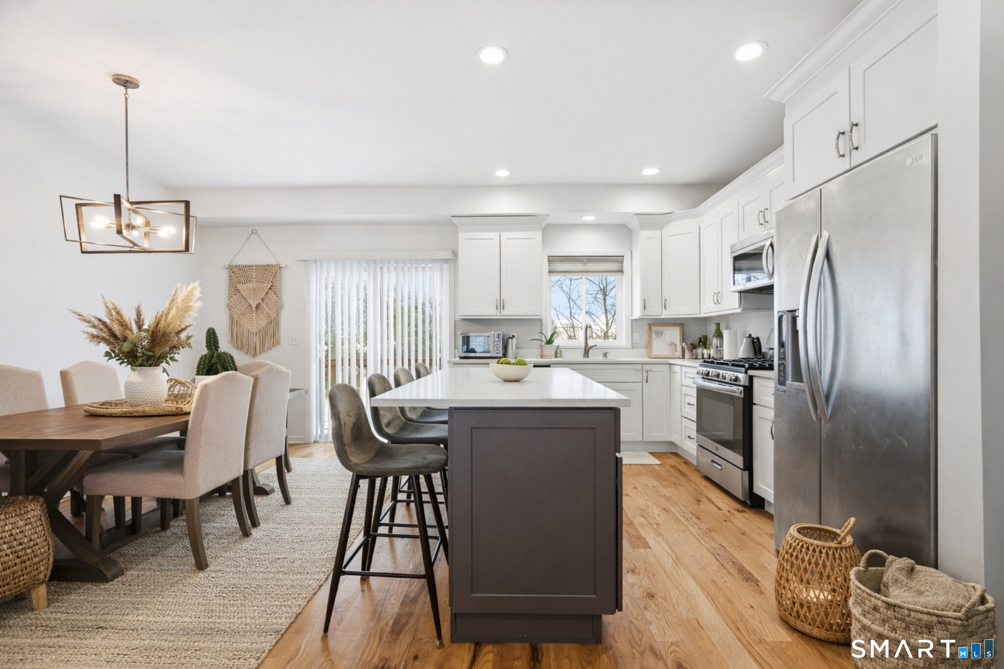 1320 Chopsey Hill Road Bridgeport, CT 06606 - Photo 7 of 21