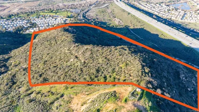 a view of an outdoor space