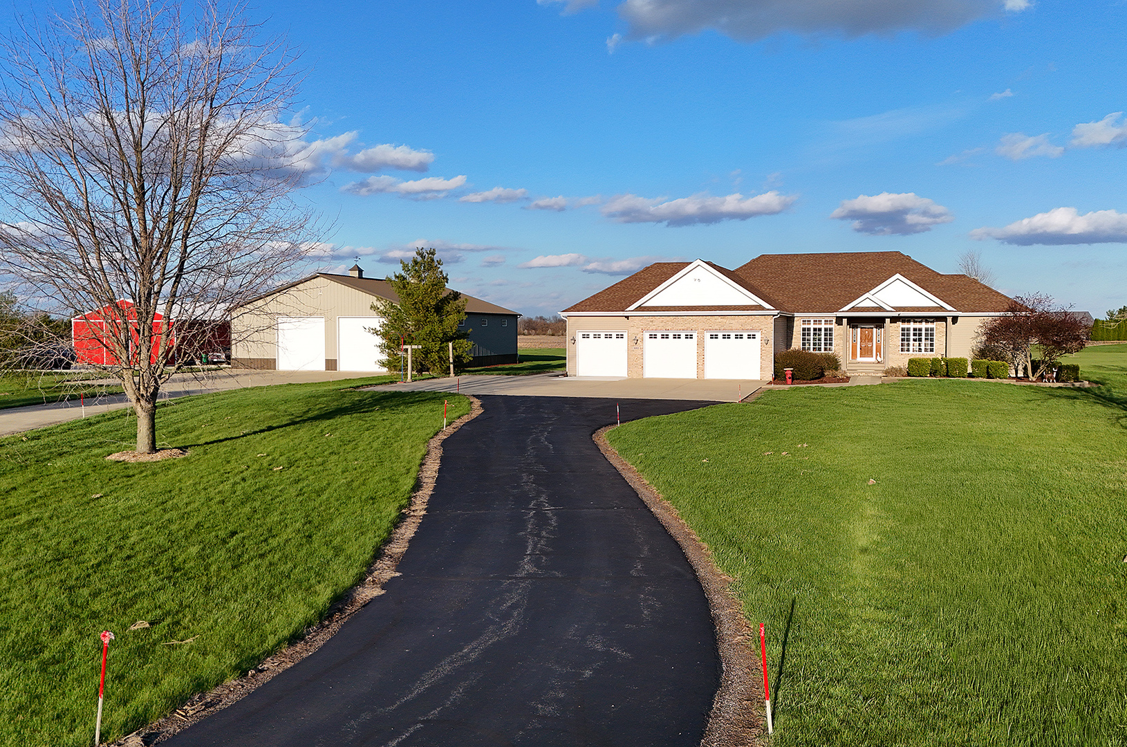 3095 North 5000 Road West Kankakee, IL 60901 - Photo 57 of 75 a front view of a house with a yard