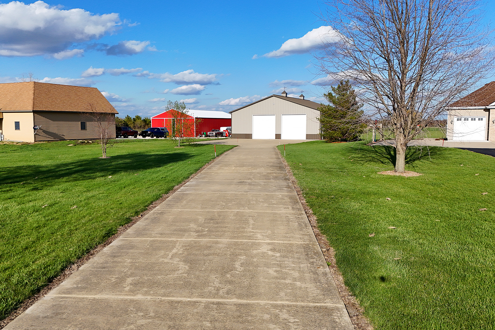 3095 North 5000 Road West Kankakee, IL 60901 - Photo 58 of 75 a front view of house with garden