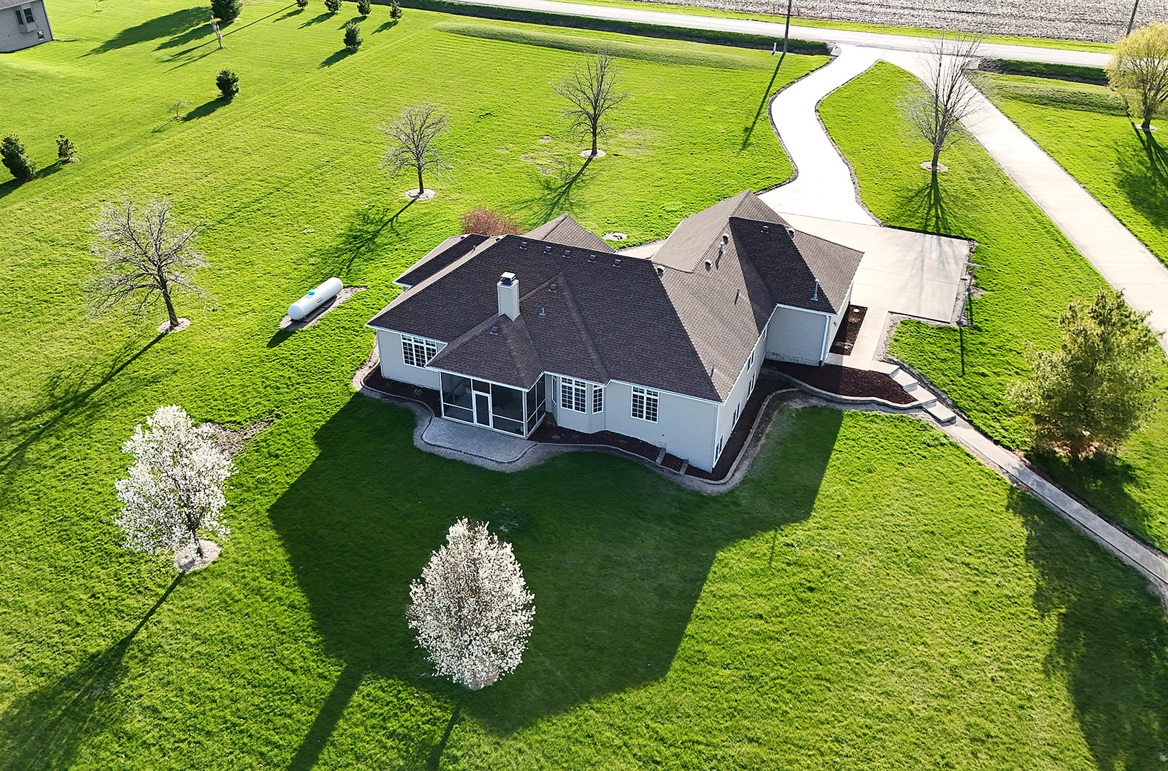 3095 North 5000 Road West Kankakee, IL 60901 - Photo 71 of 75 a view of a swimming pool with a yard