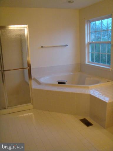 5737 Little Spring Way Frederick, MD 21704 - Photo 4 of 8 Master Bath