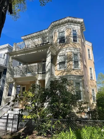 $4,500 | 115 Browne Street, Unit 2, Brookline, MA 02446