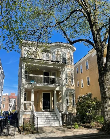 $4,500 | 115 Browne Street, Unit 2, Brookline, MA 02446