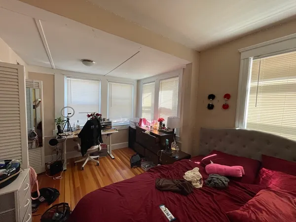 $4,500 | 115 Browne Street, Unit 2, Brookline, MA 02446