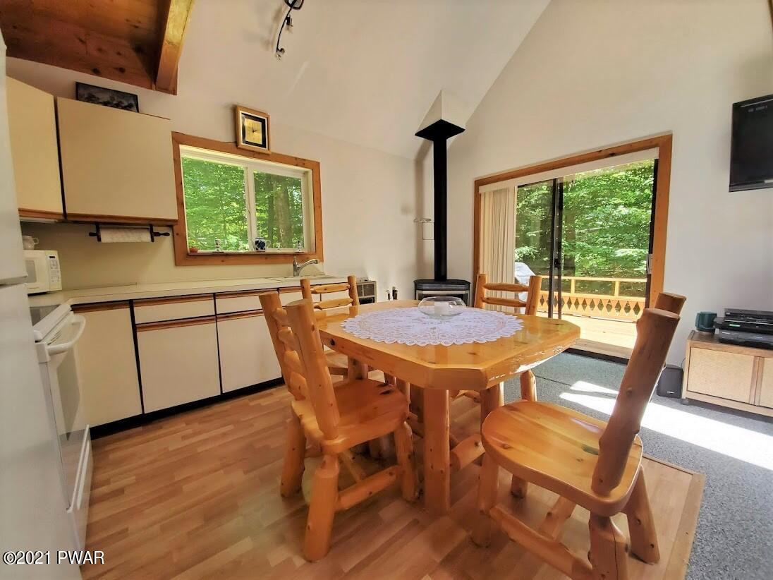 110 Beaver Run Road Greentown, PA 18426 - Photo 9 of 31 12-Kitchen