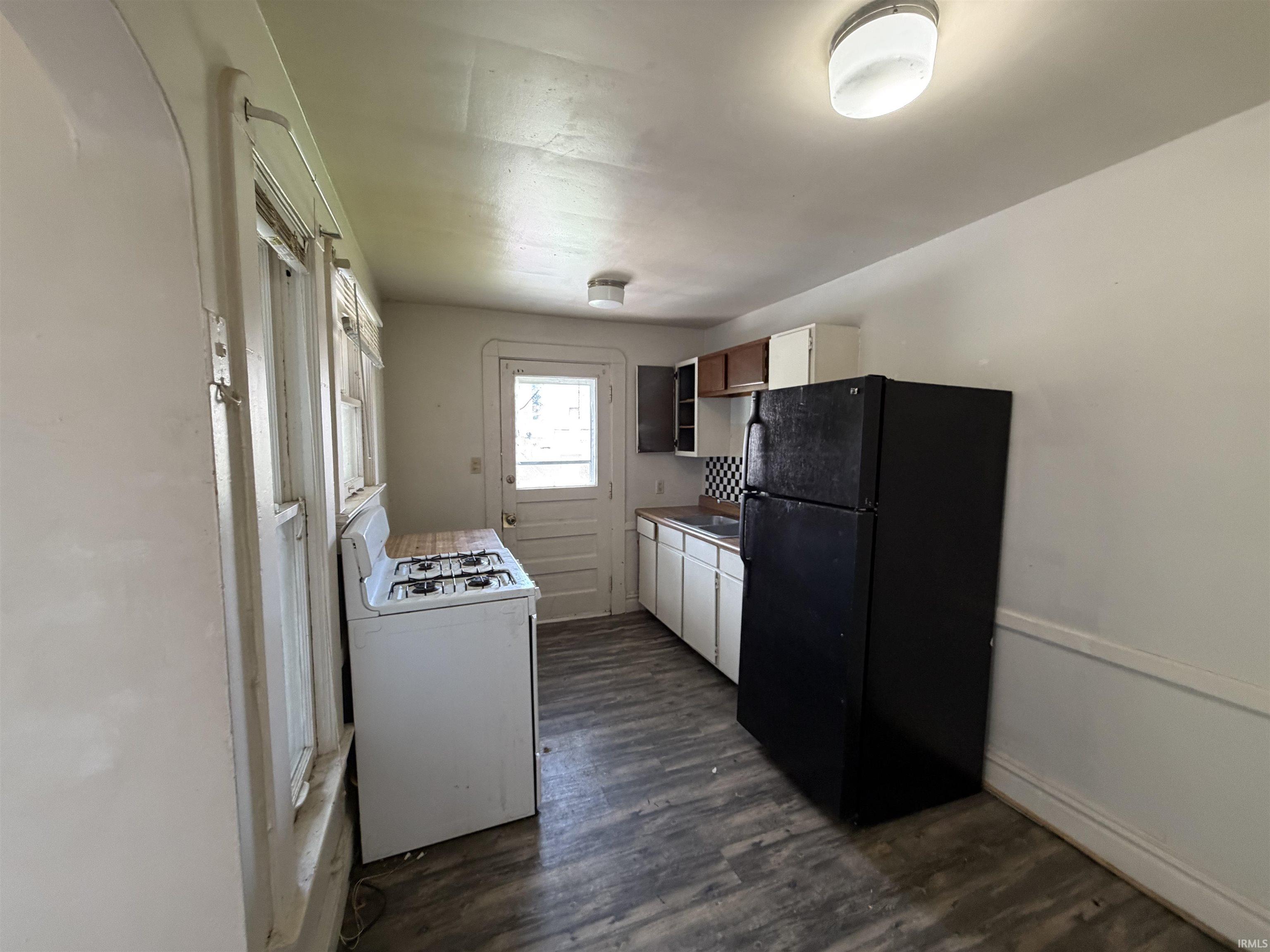 803 Southeast Riverside Drive Evansville, IN 47713 - Photo 11 of 28