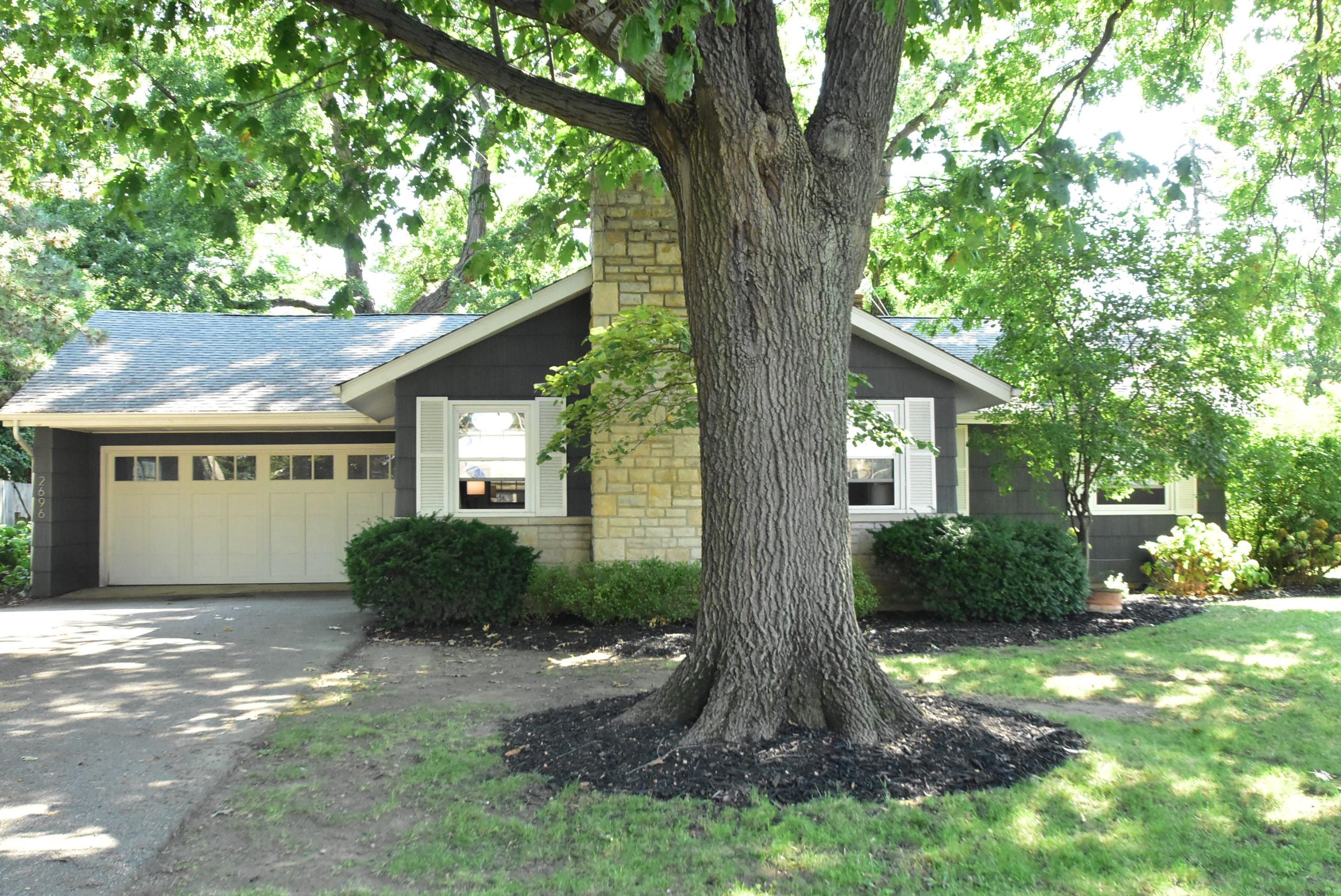2696 Chester Road Upper Arlington, OH 43221 - Photo 2 of 41 Gallery Image 2