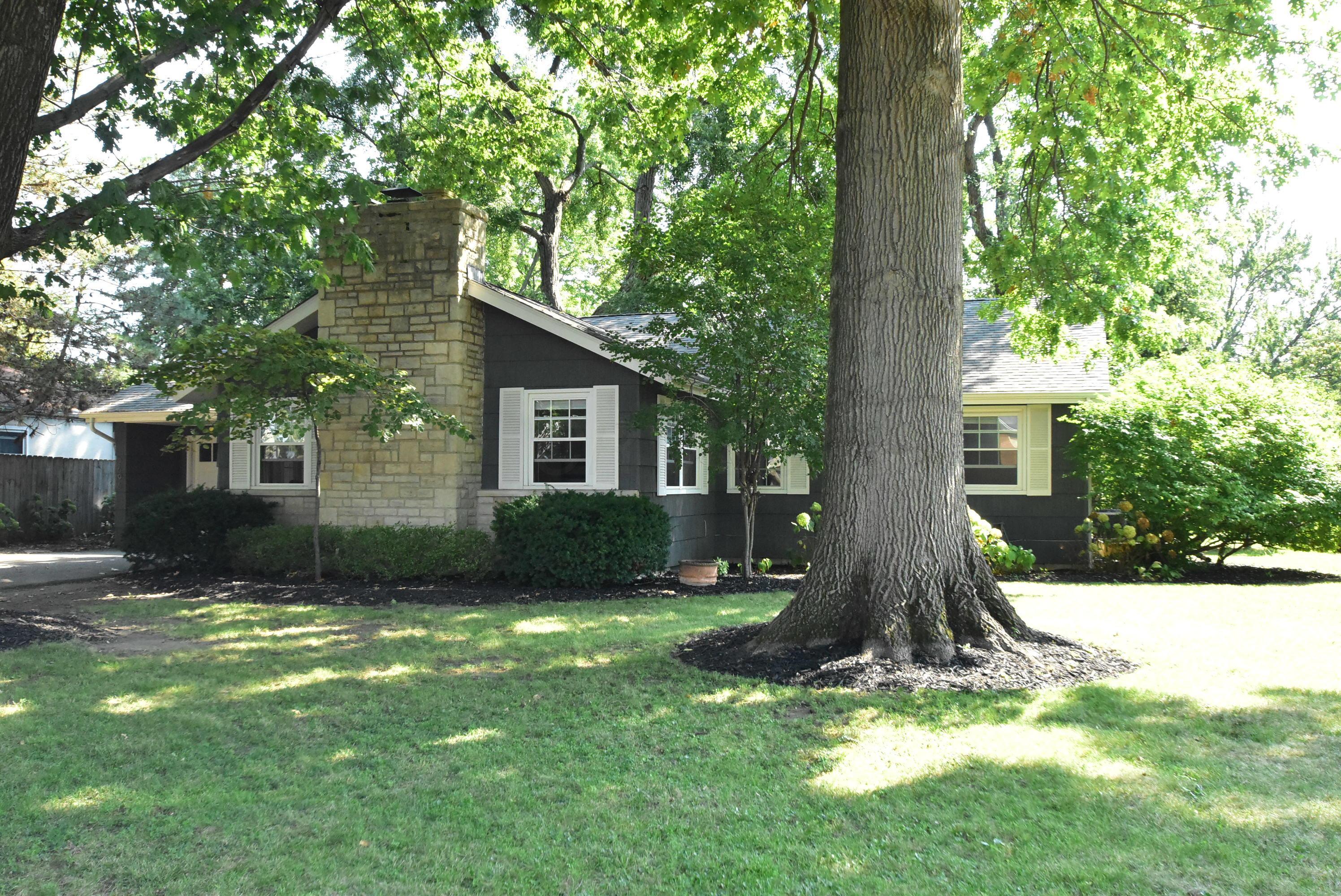 2696 Chester Road Upper Arlington, OH 43221 - Photo 3 of 41 Gallery Image 3