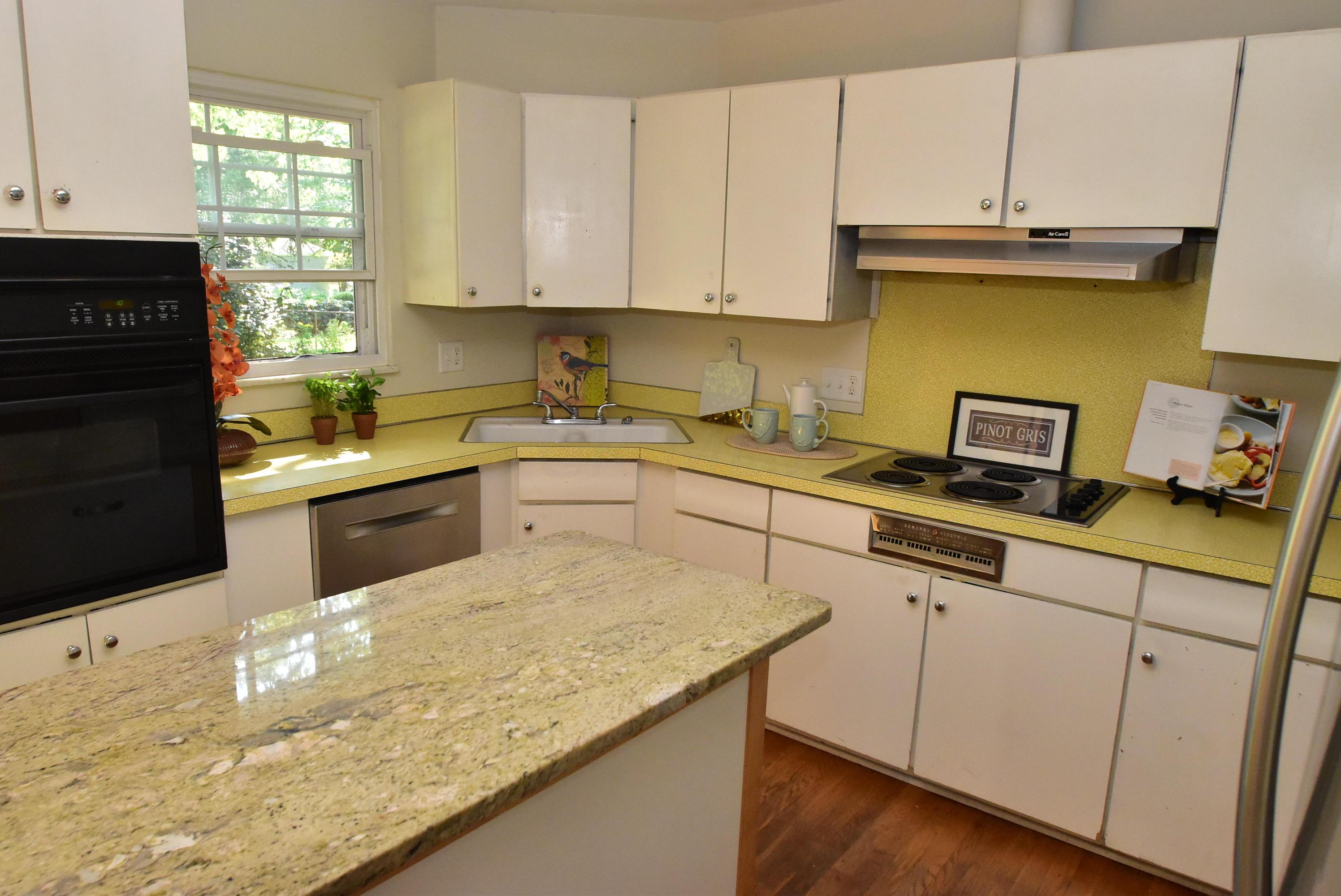 2696 Chester Road Upper Arlington, OH 43221 - Photo 5 of 41 Gallery Image 5