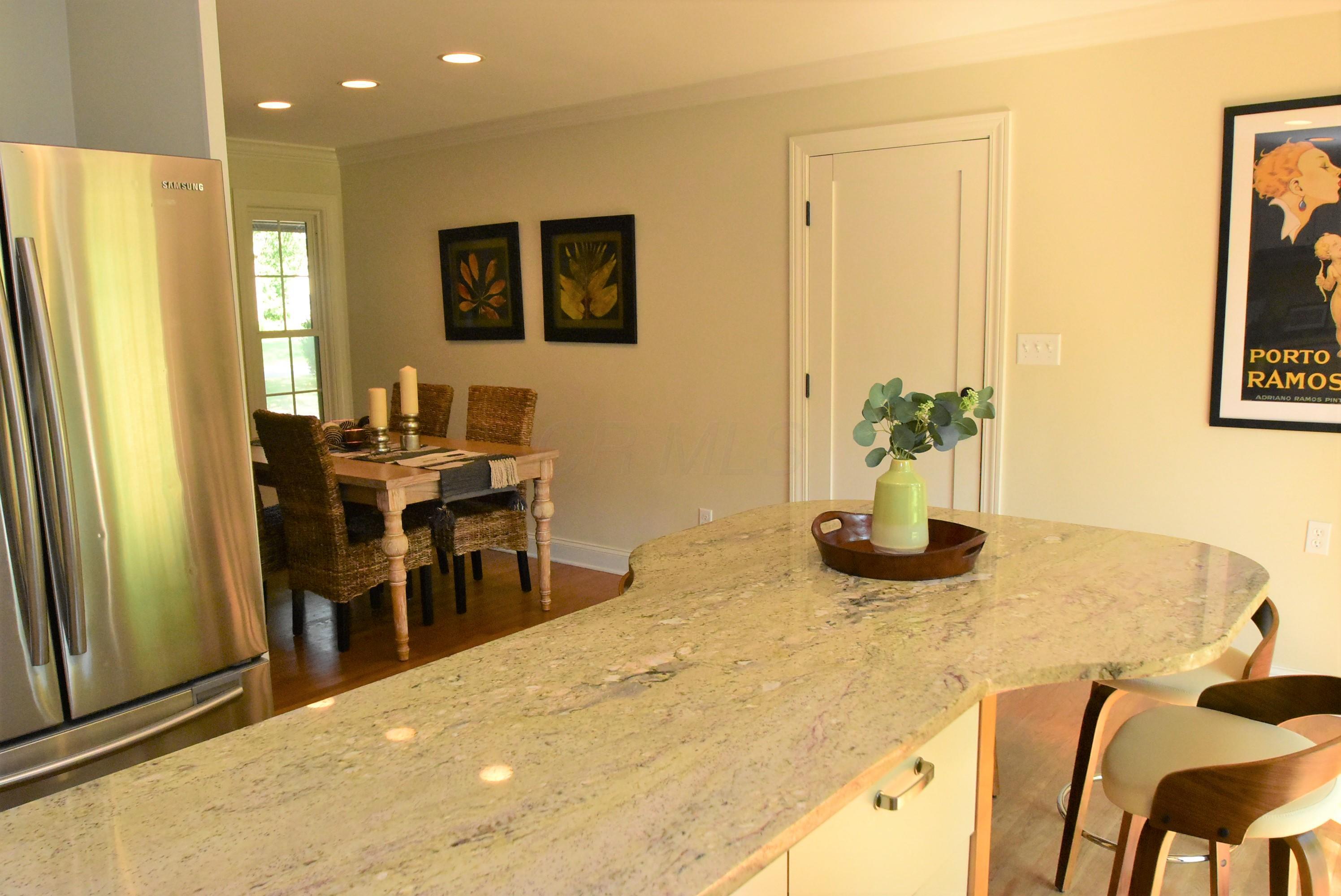 2696 Chester Road Upper Arlington, OH 43221 - Photo 7 of 41 Gallery Image 7