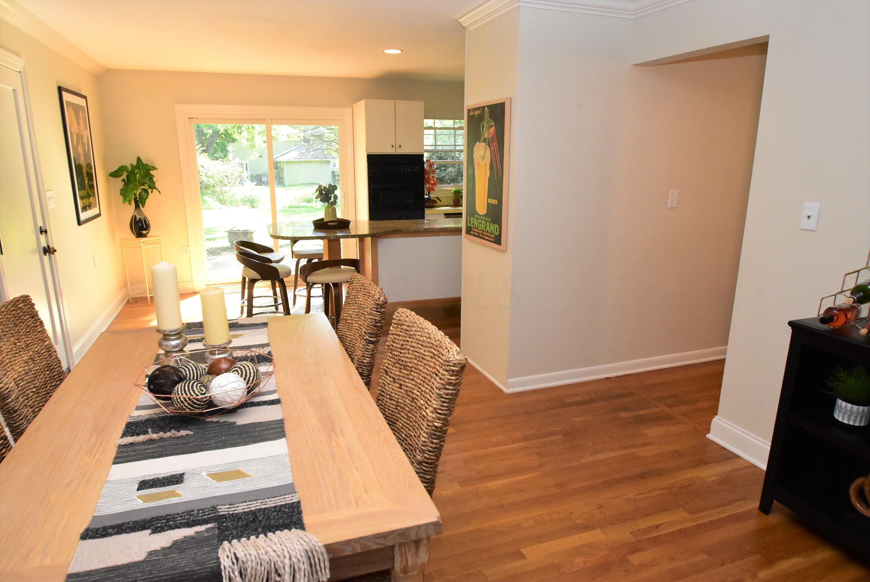 2696 Chester Road Upper Arlington, OH 43221 - Photo 9 of 41 Gallery Image 9
