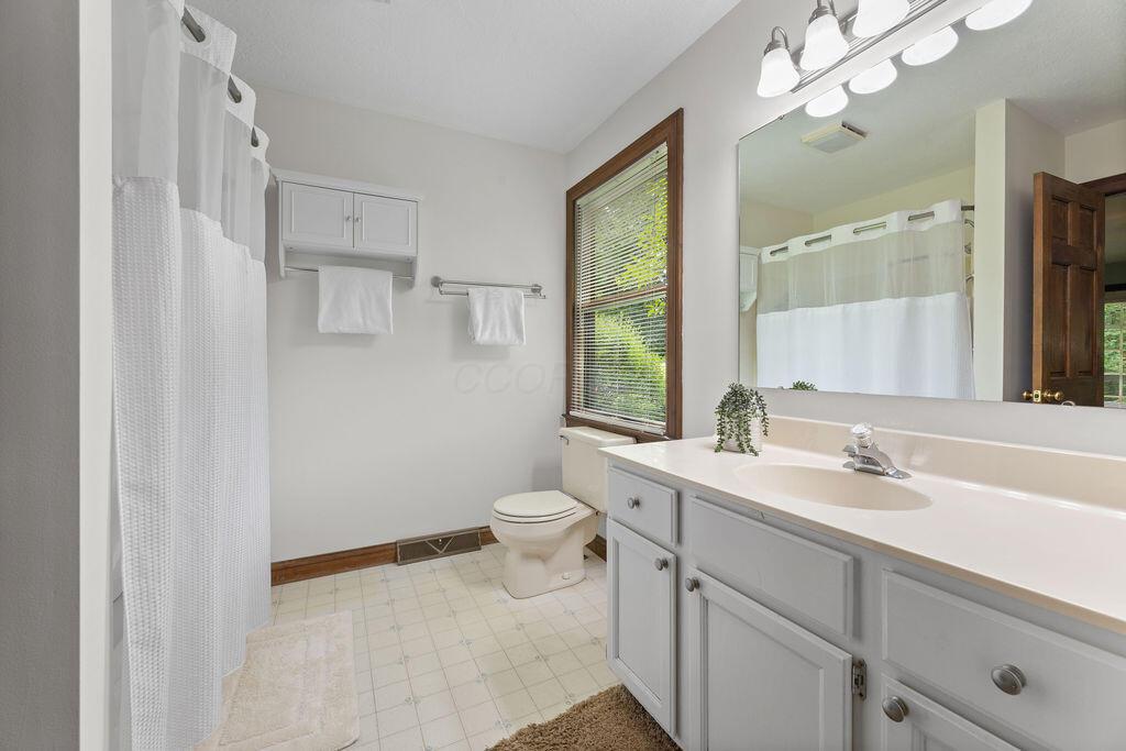 5080 Harlem Road Galena, OH 43021 - Photo 33 of 82