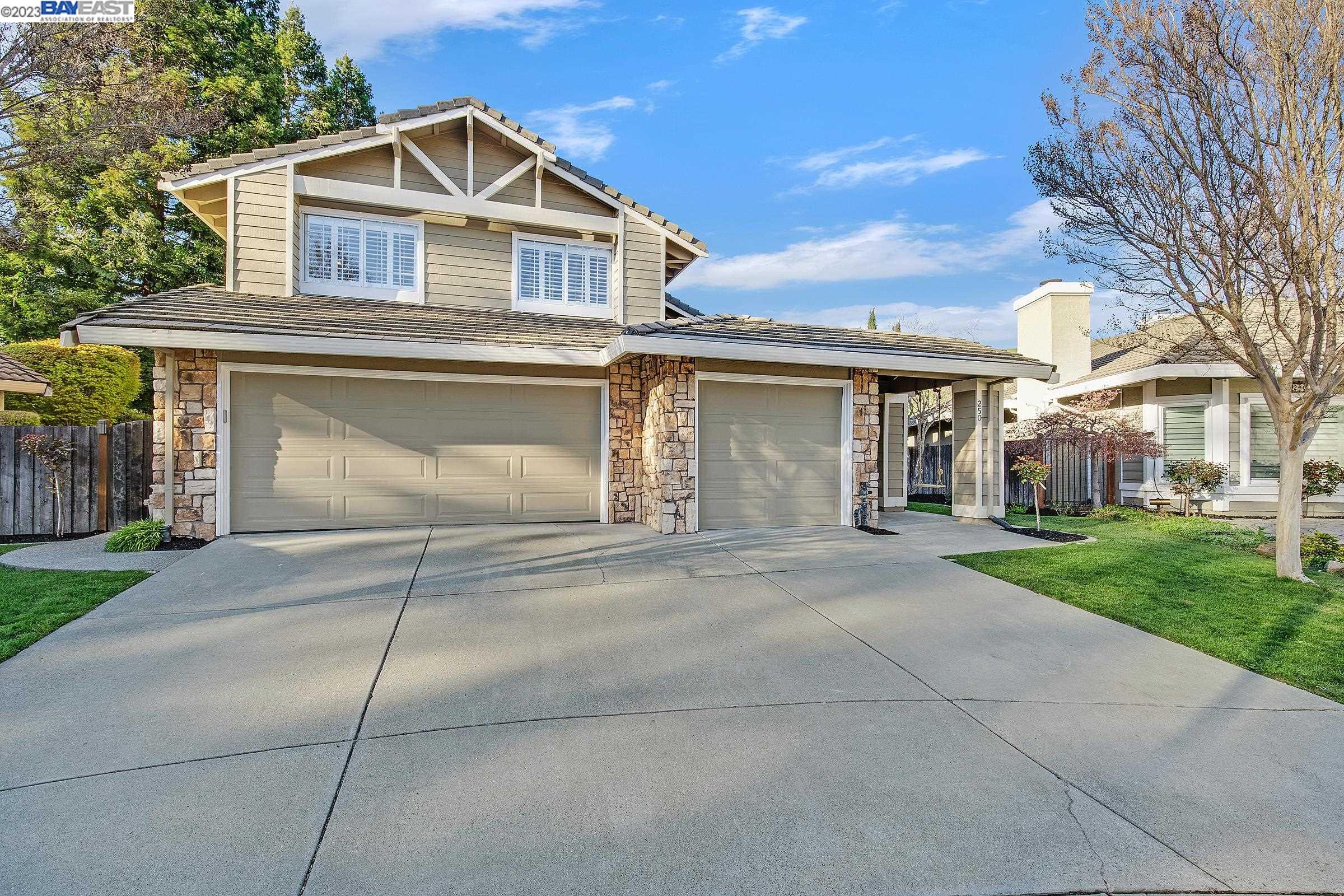 250 Rio Grande Court San Ramon, CA 94582 - Photo 1 of 1 front view of a house with a garden