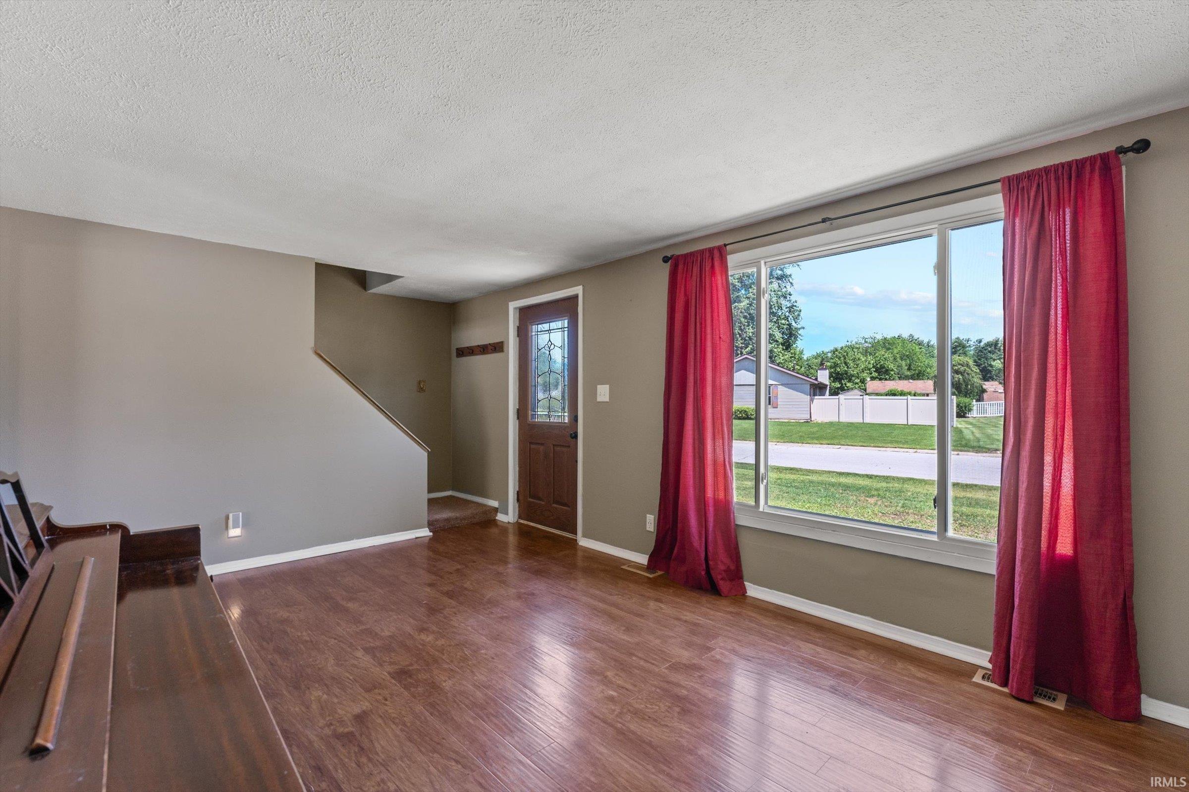 14666 Mill Valley Lane Granger, IN 46530 - Photo 6 of 39