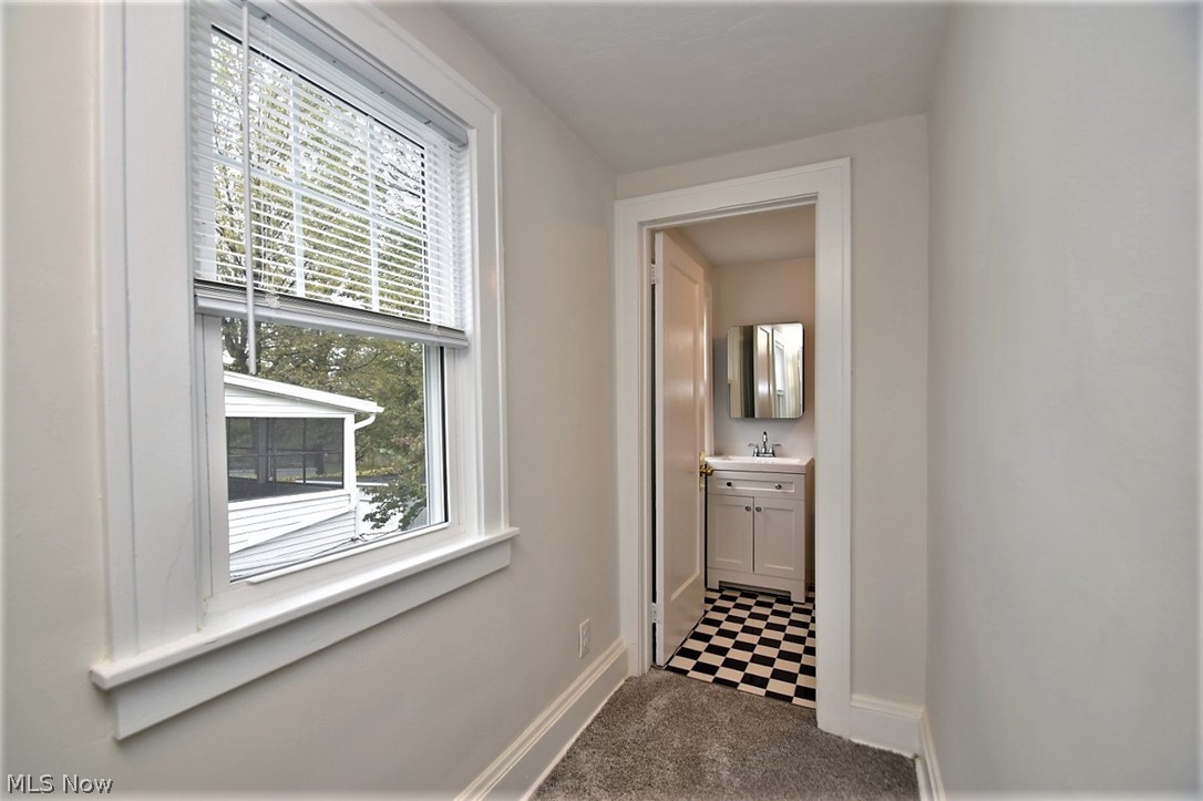 3964 Ardmore Road Cleveland Heights, OH 44121 - Photo 18 of 33 Upstairs landing looking into the bathroom
