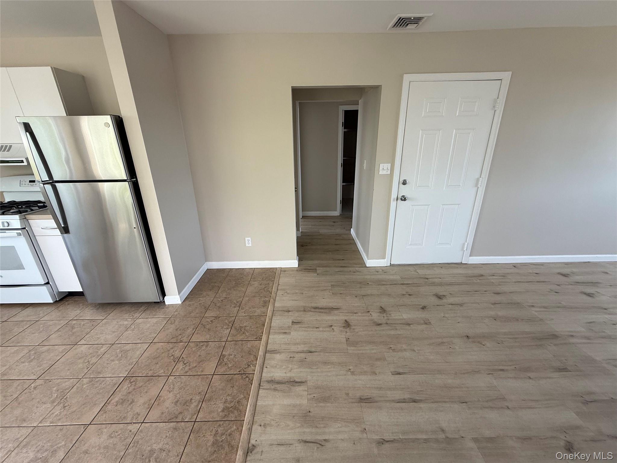 32 Sheridan Road, Unit 2 Babylon, NY 11702 - Photo 6 of 13