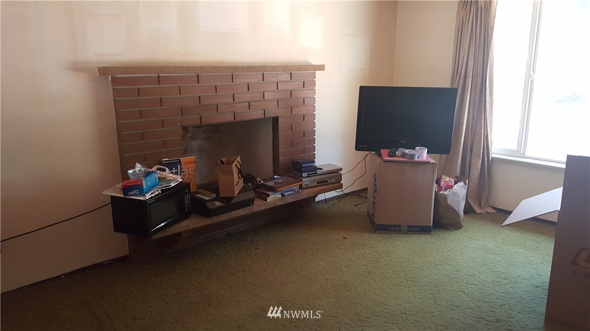33311 Locke Road Roy, WA 98580 - Photo 2 of 17 Gallery Image 2
