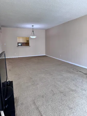 $1,950 | 19380 Collins Avenue, Unit 910, Sunny Isles Beach, FL 33160