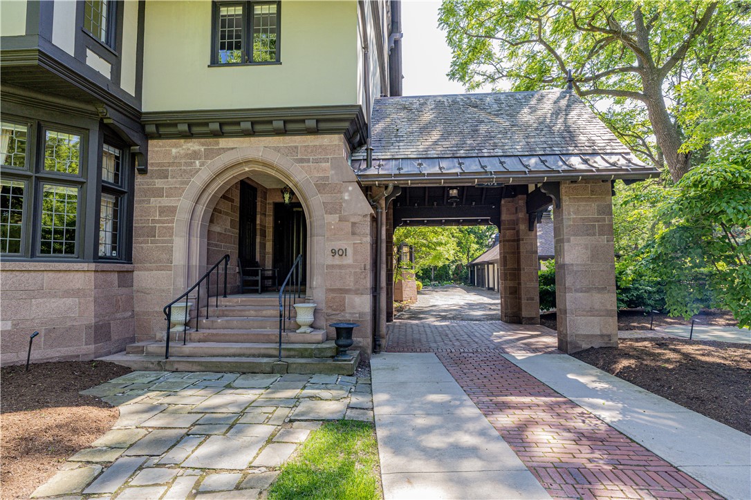 901 East Avenue, Unit A Rochester, NY 14607 - Photo 3 of 40