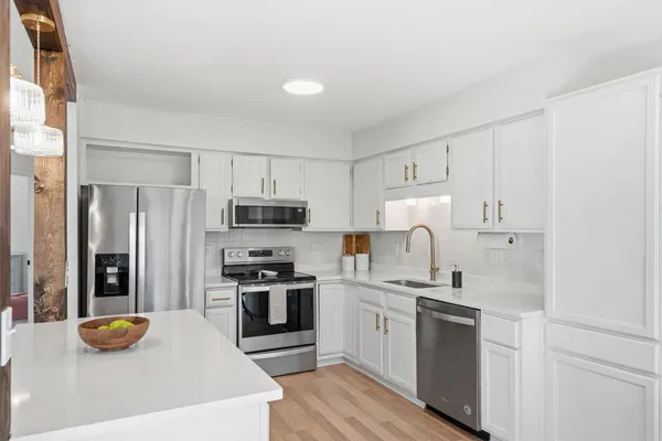 $315,000 | 6125 Creek View Trail, Minnetonka, MN 55345