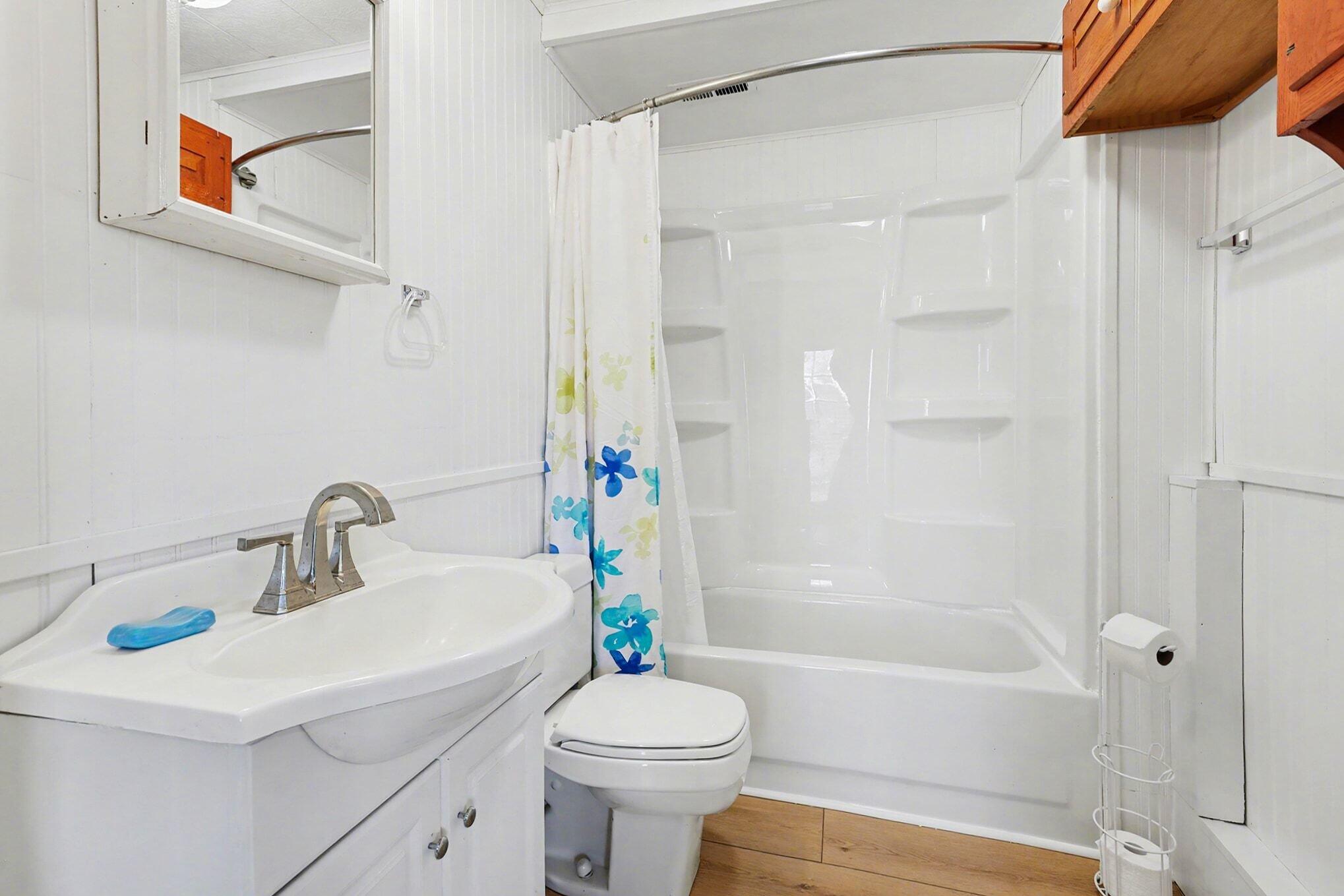 9558 Belding Road Northeast Rockford, MI 49341 - Photo 15 of 27 015_file_9566