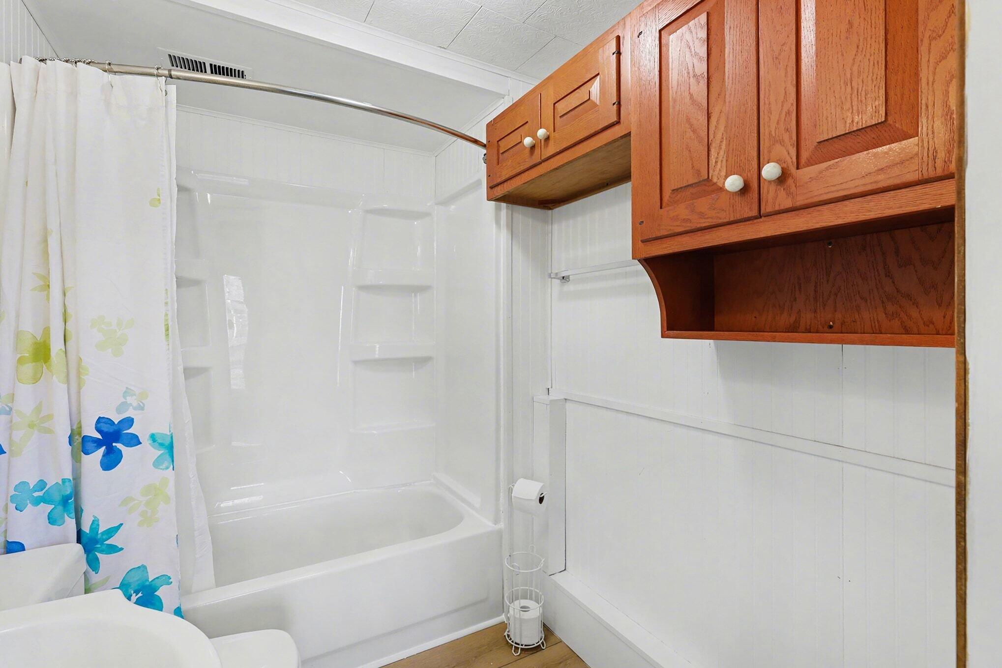 9558 Belding Road Northeast Rockford, MI 49341 - Photo 18 of 27 018_file_4085