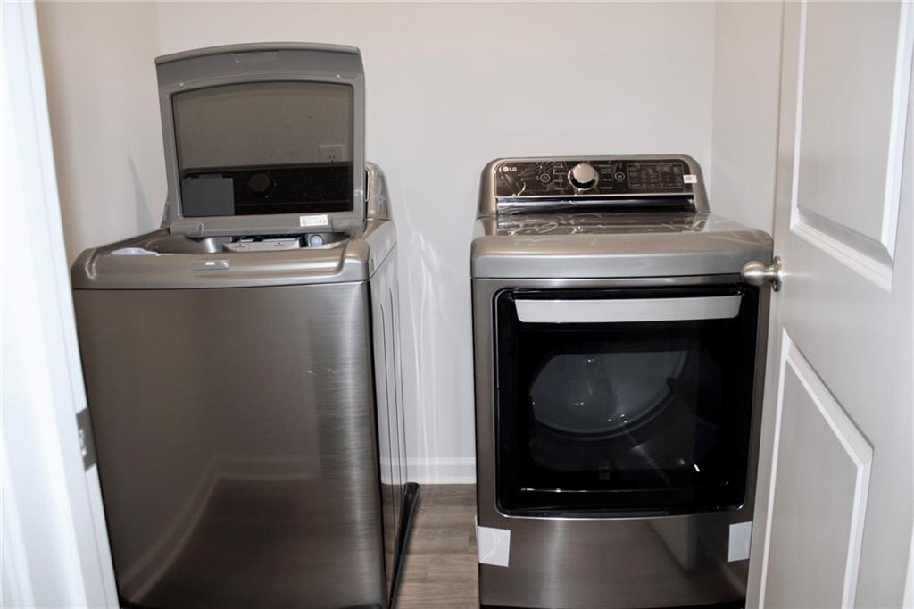 102 Fremont Lane Pooler, GA 31322 - Photo 10 of 10 a stove top oven sitting inside of a kitchen