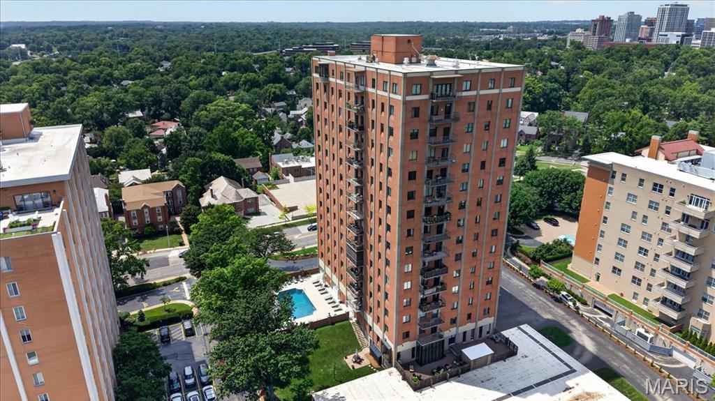 816 South Hanley Road, Unit 15B Clayton, MO 63105 - Photo 32 of 48
