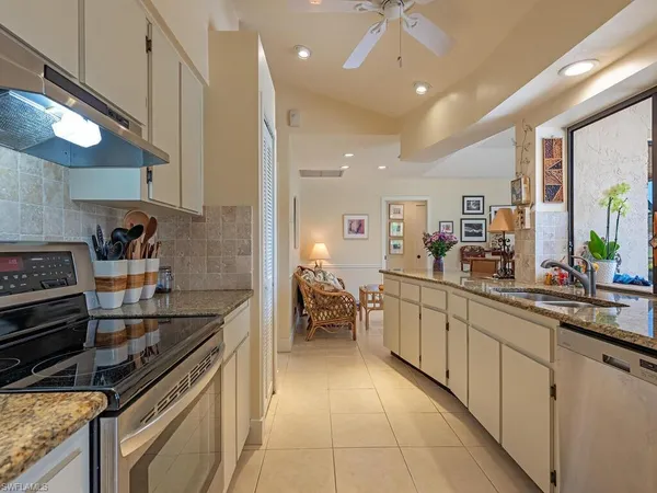 $695,000 | 105 Cherry Hill Court, Naples, FL 34113