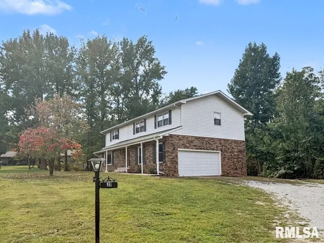 $314,900 | 39 Butternut Hill Drive, Carbondale, IL 62903