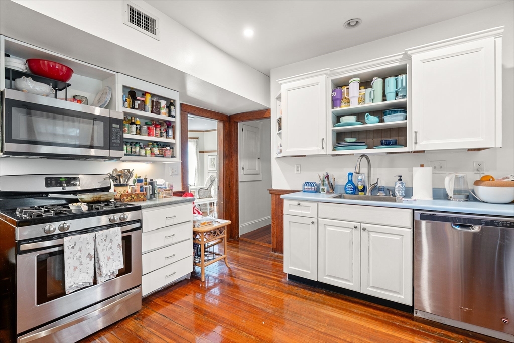 9 Blanvon Road Boston, MA 02130 - Photo 2 of 24