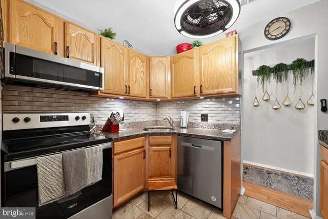 $224,999 | 8 John Hancock Bldg, Turnersville, NJ 08012