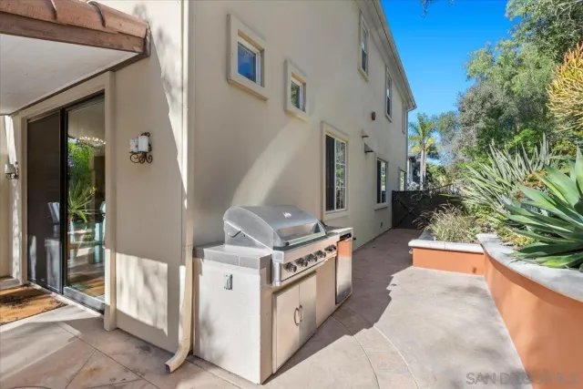 $3,275,000 | 515 Verbena Court, Encinitas, CA 92024