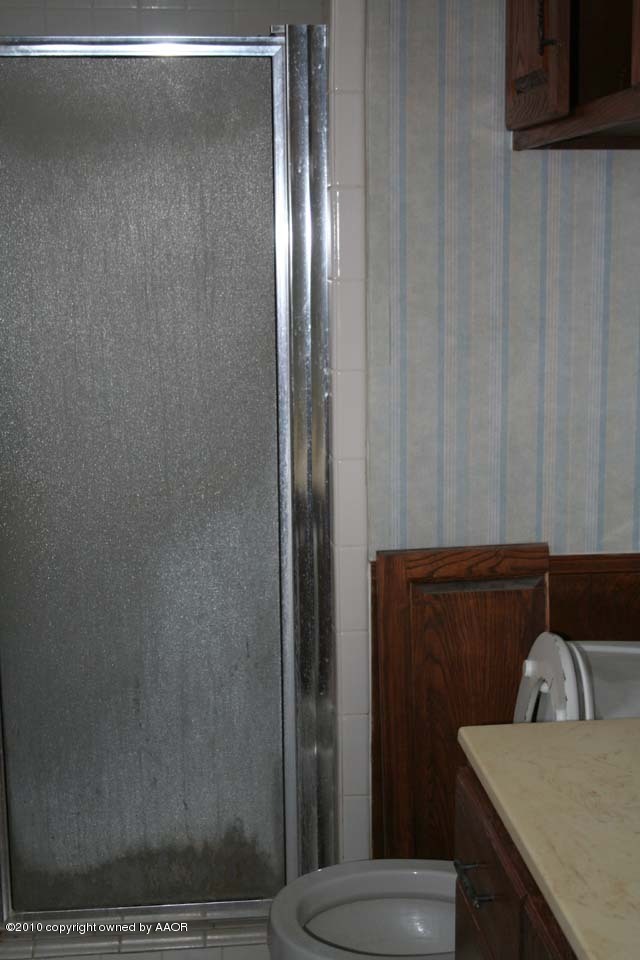 5702 Leigh Avenue Amarillo, TX 79110 - Photo 7 of 11 Master Bath
