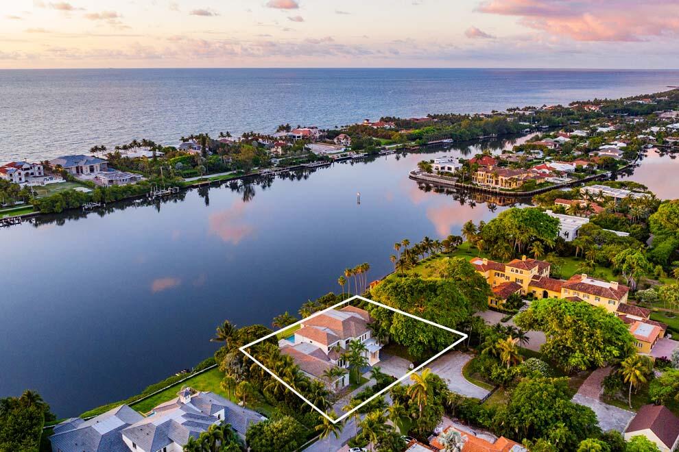 1540 Paslay Place Manalapan, FL 33462 - Photo 36 of 40 an aerial view of multiple house
