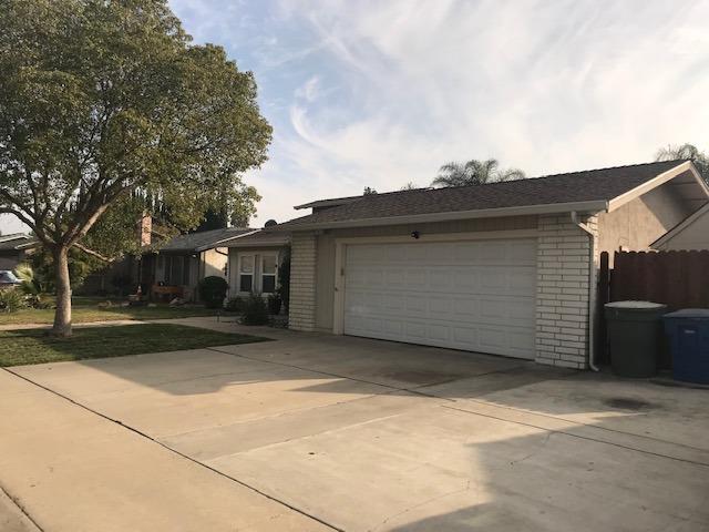 2212 Lavon Lane Ceres, CA 95307 - Photo 4 of 14 a view of a house with a yard