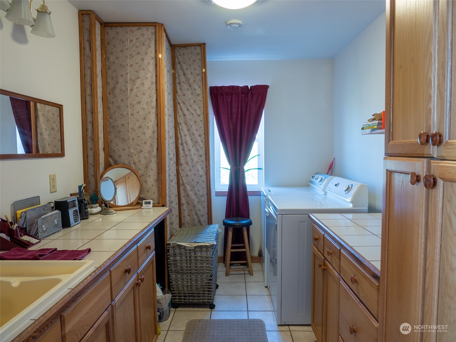 22 Rhinehart Road Winthrop, WA 98862 - Photo 16 of 23 a utility room with a sink washer and dryer