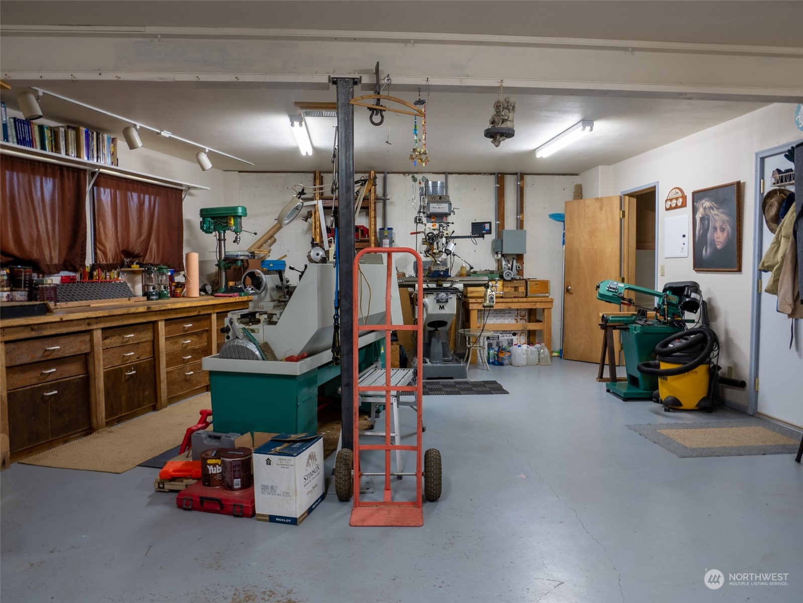 22 Rhinehart Road Winthrop, WA 98862 - Photo 18 of 23 a view of a room with gym equipment