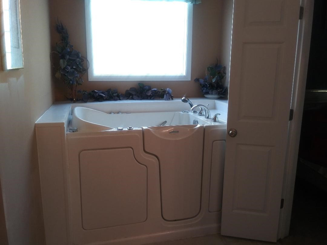 3557 Sunbright Lane Raleigh, NC 27610 - Photo 12 of 12 Master Bath/Spa