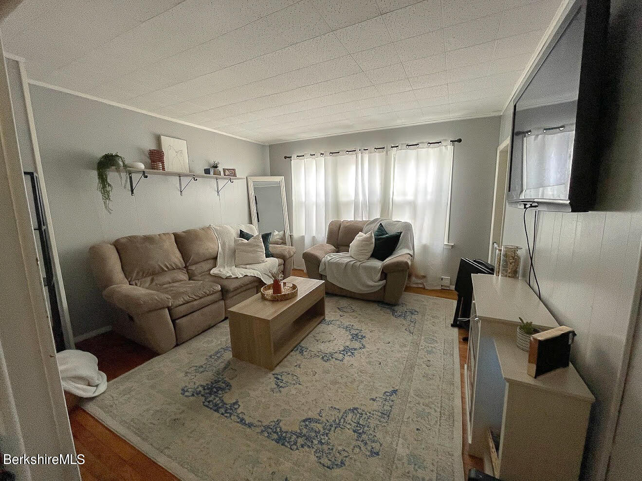 169-173 Pecks Road Pittsfield, MA 01201 - Photo 6 of 14 171 Pecks Livingroom