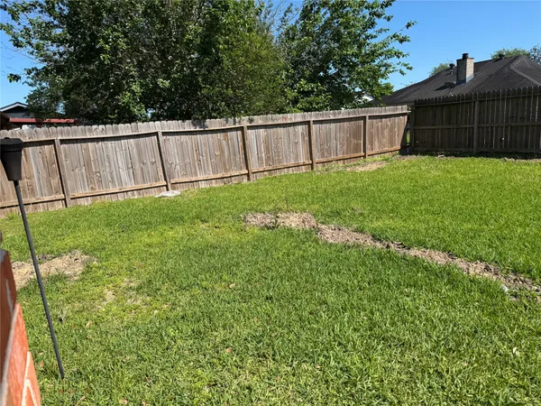 $1,800 | 8426 Avington Road, La Porte, TX 77571