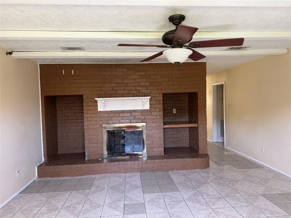 $1,800 | 8426 Avington Road, La Porte, TX 77571