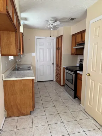 $1,800 | 8426 Avington Road, La Porte, TX 77571