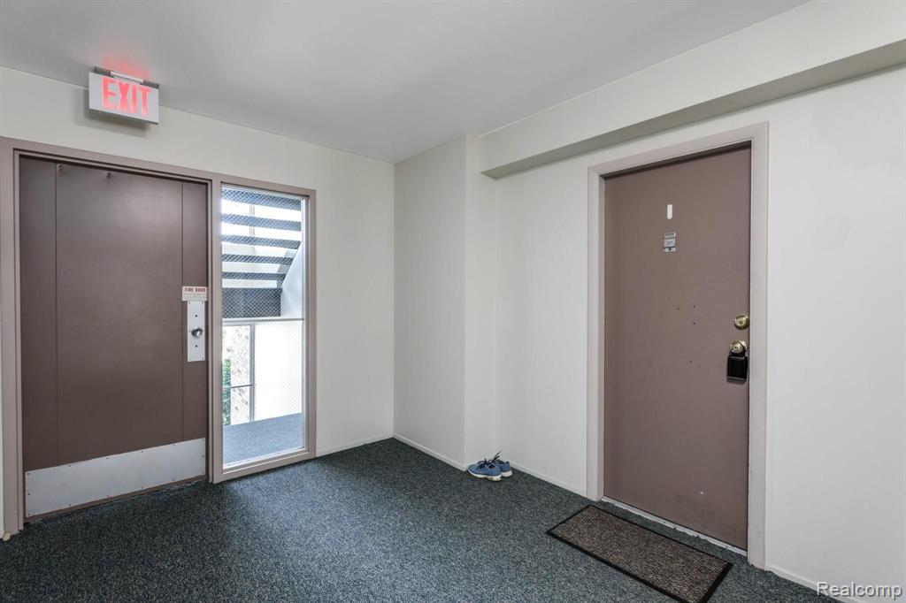 1245 South Maple Road, Unit 207 Ann Arbor, MI 48103 - Photo 2 of 27