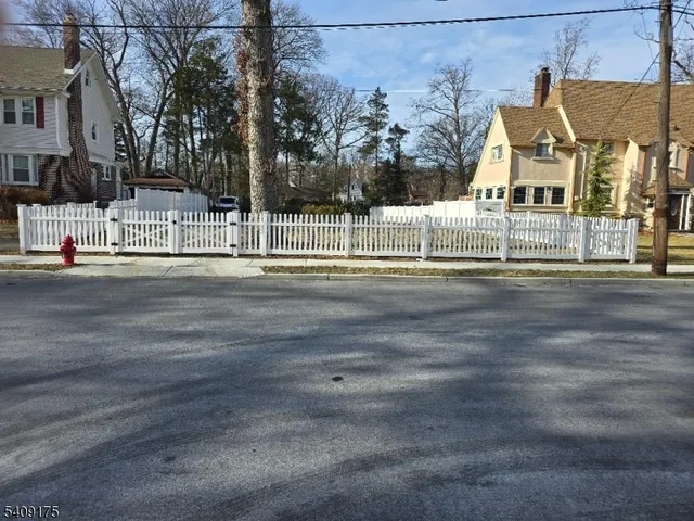 $295,000 | 679 Haxtun Avenue, Orange, NJ 07050