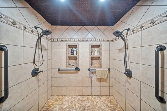 $595,000 | 5864 East Brocktown Road, Moravian Falls, NC 28654