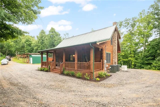$595,000 | 5864 East Brocktown Road, Moravian Falls, NC 28654