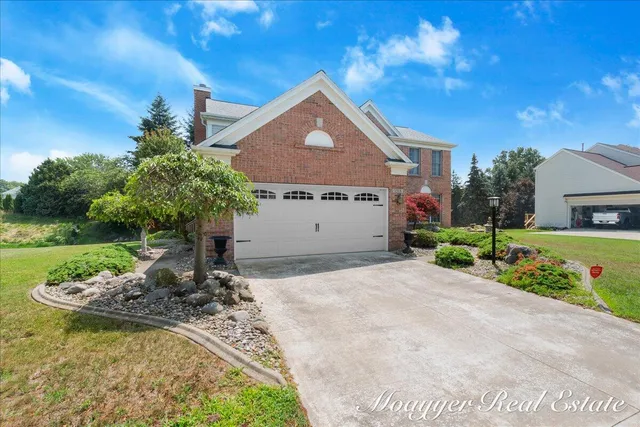 $575,000 | 1518 Crystal Valley Court Southeast, Caledonia, MI 49316