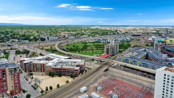 a picture of city view with street